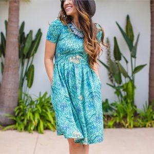 Lularoe Amelia floral dress